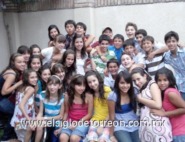 25062008
Andrés Medrano Diez, junto a sus amigos y compañeros del colegio Inglés que asistieron a su fiesta de cumpleaños