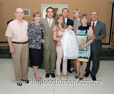 26052008
Ivanna Rocío con sus abuelitos Camilo y Lourdes Mexsen; Rocío y Salomón Juan Marcos, sus papás Humberto y Rocío Mexsen y sus padrinos Alicia Sáenz Negrete y Salomón Juan Marcos