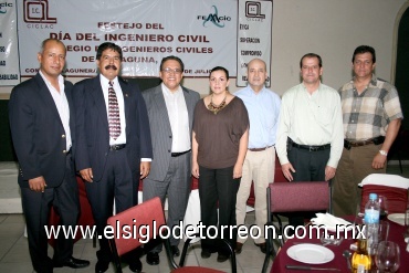 06072008
Tomás Galván, Leonel Tijerina, Jesús Ramón Gutiérrez, Manuel González, Claudia Aguilera, Alberto Hermosillo y Omar Aguirre