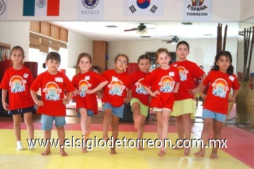 12072008
Alejandra Campos, Camila Sánchez, Paulina Russek, Bárbara del Río, Sofía Gutiérrez, Natalia Alcorta, Matilde Sánchez y Ana Leal