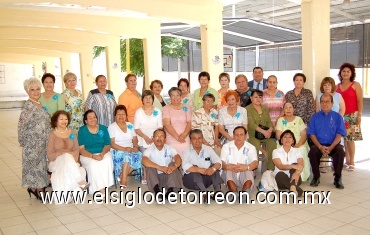 13072008
Luis Gómez Esparza y María Guadalupe García Salas organizaron una reunión de ex alumnos recientemente