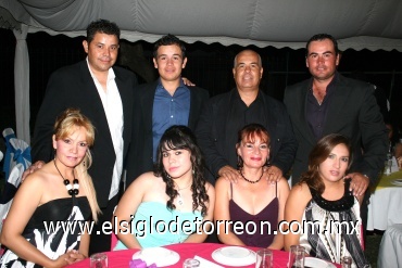 16072008
Denisse Ortiz, Leonor Talamantes, Alicia Talamantes, Mónica de Ortiz, Óscar Ortiz Salinas, Óscar Ortiz Talamantes, Gerardo Estrada Reséndiz y Ricardo Ortiz