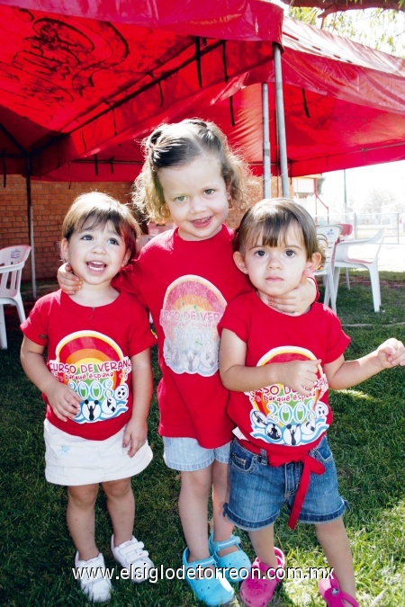 Diversión en verano
Marifer Nahle, Eloisa Iriarte  y María Sobrino.