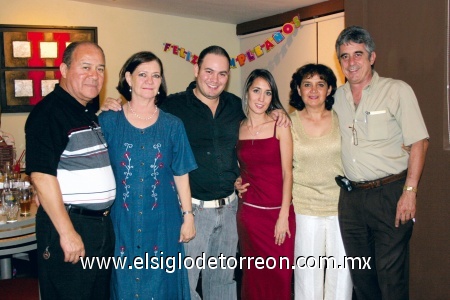 Mario Cruz Morales, Conchita García de Alba, Mario Cruz, Tete Domínguez, Esther de Domínguez y Mario Domínguez.