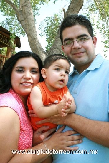 20072008
Mateo René Carreón Ramírez cumplió un año y fue festejado por sus papás Pamela Ramírez de Carreón y Víctor Hugo Carreón