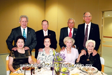 Félix y Cony López, Leopoldo y Georgina García, Jesús y Yolanda Pedroza, Manuel y Boni Gómez.