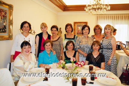 Reunión mensual
Marilú de Gidi, Neda de Giacomán, Gaby de García, Margarita de Rivera, Esperanza de Aranda, Sylvia de Pérez, Paty de Murra, Alma Rosa de Campos, Laurencia de González, Luly de Berlanga y Angélica de Leal.