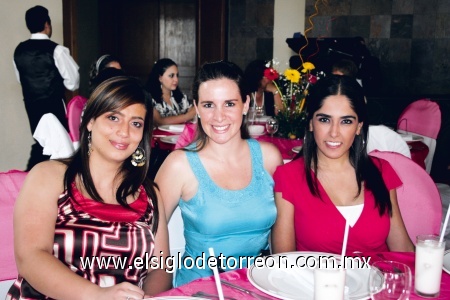 Ivonne Murra, Catherine Plouin y Ana Isabel Velasco.