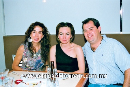 Iris Villarreal, Mónica Ríos y Lalo Vega.