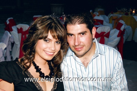 Laura Abraham y Oscar Navarrete.