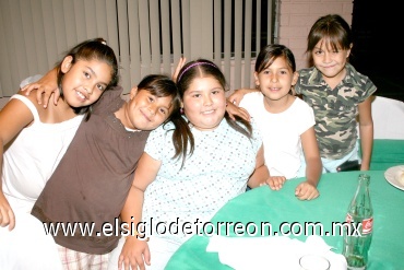 27072008
Dany Martínez, Marcela Hernández, Regina Hernández, Victoria Salomón y Frida Martínez.