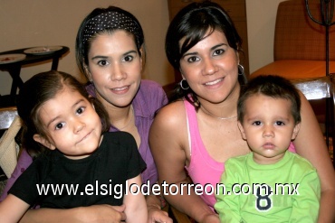 27072008
Ivonne Espinoza, Emilia Jáuregui, Mercedes Espinoza y José Pablo Rodríguez