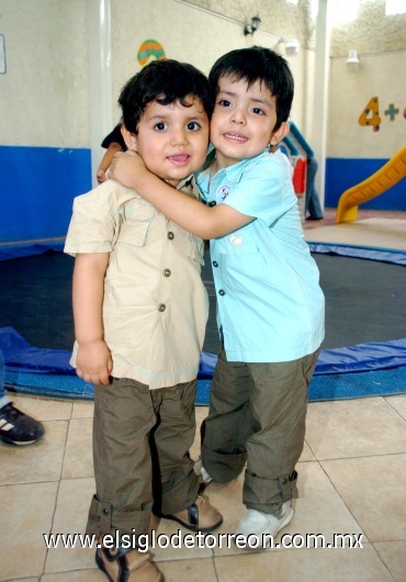 27072008
Rolando y Emanuel Gutiérrez Pérez, cumplieron tres y dos años de vida, respectivamente