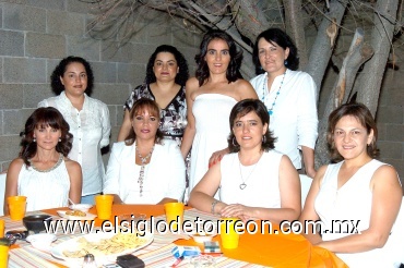 30072008
Mónica Diez Bracho celebró su cumpleaños en la compañía de sus amigas Karla y Hanne Sarraf, Estela de Diez, Lupita Acosta, Adriana Ramírez, Liz Arroyo y Julia Meléndez