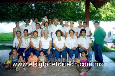 31072008
Recientemente se realizó una reunión de la familia Villegas Cossío, a la que asistieron todos sus integrantes