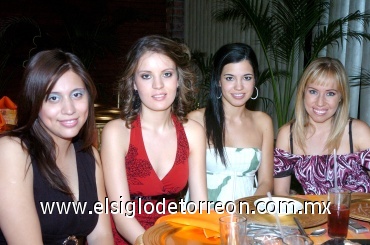 01082008
Karla Cadena, Valeria Serrano, Lorena Sáenz y Alina Amezcua