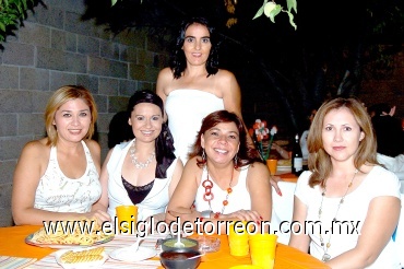 02082008
Mónica Diez Bracho festejó su cumpleaños con sus amigas Elena Rodríguez, Marcela Treviño, Belinda Castillo y Cynthia Nájera