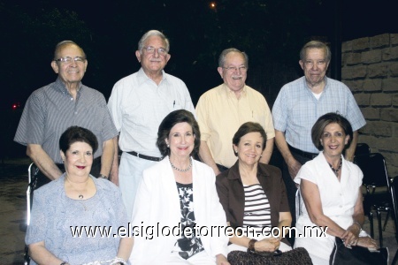 Katy y Ramón Nava, Rosario y Alberto González Domene, Rosa María y Daniel Rico y Jossie y Ramón Iriarte.