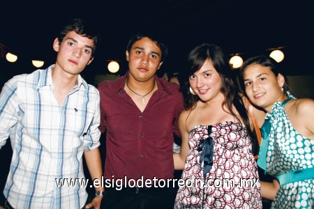 Jorge, Emilio, Mariana e Isabel.