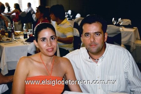 Naxiely y Gerardo Torres.