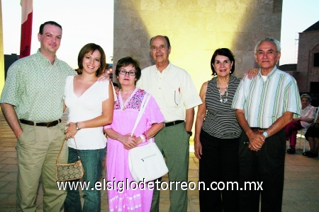 Carlos Raúl de Alba, Estela C. de de Alba, Blanche M. de de Alba, Alfonso de Alba Bessonier, Carmen Huguette de A. de Soto y Roberto Soto Corral.