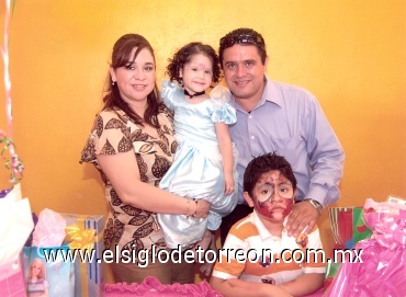 03082008
Elena López, Claudia Rebolloso, José Antonio y Emiliano López