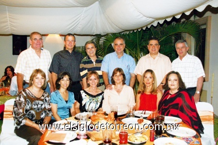 Marina y Ramón Fernández, Lies y Lázaro Bello, Elena u Federico Bohigas, Yola y Jorge Murra, Mary Carmen y Eduardo Sesma.