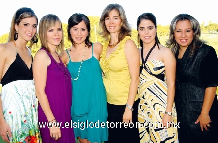 Brenda de Mendoza, Sofía de Ortuño, Martha Arriaga, Susy de González, Adriana Niño de Rivera y Martha de González.