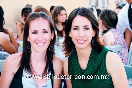 Mónica Alarcón de Cruz y Jessica Yacamán.