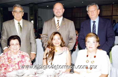 Frida y Alfredo Gutiérrez, Sandra y Rodolfo Garza y Cristina y Miguel Urtiaga.