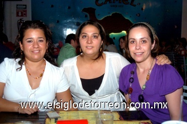 10082008
Rosa Elena Falcón de Isidro, Érika Rojas de  Pérez y Diana Ávalos de Fuentes