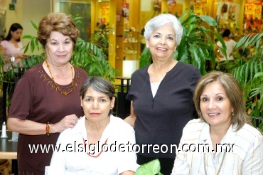 17082008
Norma Aldape, Malena Múzquiz, Magda Bernal y Esthela Reyes.