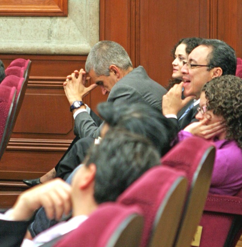 Jorge Serrano, director de la organización antiabortista Pro-Vida, calificó la decisión como 'la más grande traición al derecho a la vida'. Advirtió que 'esta tragedia' podría extenderse a otros estados del país.