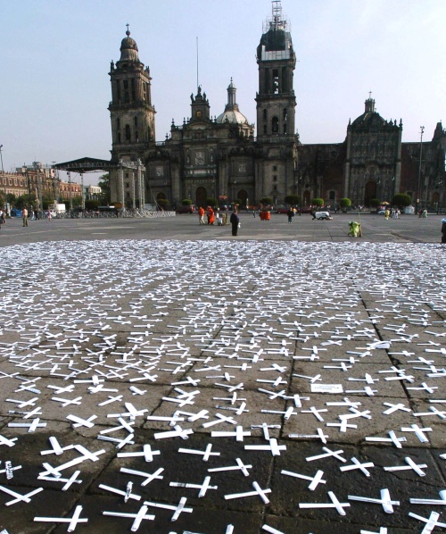 En Guadalajara, Jalisco, refirió, el Santuario de San Juan de los Lagos y la Parroquia de Santo Domingo de Guzmán se unieron a esta medida, con la que la Arquidiócesis refrendó su sentir de dolor y luto por las reformas que despenalizan el aborto en la ciudad de México.