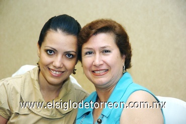 21082008
Luz Elena Navarro Delgado con su mamá Luz Elena Delgado de Navarro