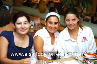 25082008
Gabriela Vilanova, Angélica Ávalos y María Jose Saavedra.