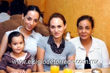 25082008
Tatiana Hernández, Bárbara Chávez, Flor Hernández y Olivia Rascón.