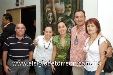 24082008
Fernando Sotomayor, Graciela de Sotomayor, Angélica, Laura y Ricardo Quintero.