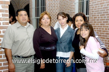 24082008
Javier Rodríguez, Ana María Martínez, Rosy Plascencia, Mayela de Cabrera y Ana Sofía Anguiano