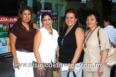 31082008
Diana Rivera de Córdova, Rocío Rivera, Silvia Rivera de Pacini, y María Teresa Aguirre Rivera.