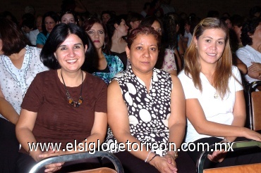 31082008
Cristy Castañeda, Rosario Muñoz y Claudia Mesta.