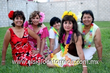 31082008
Margarita González, Coco Cruz, Ana Núñez, Reyna Segovia y Cuqui González.