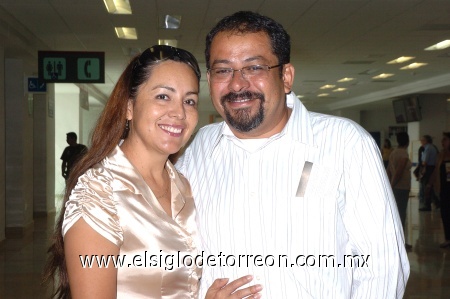 01092008
Ana Luisa Gómez y José del Ángel viajaron a la Ciudad de México.