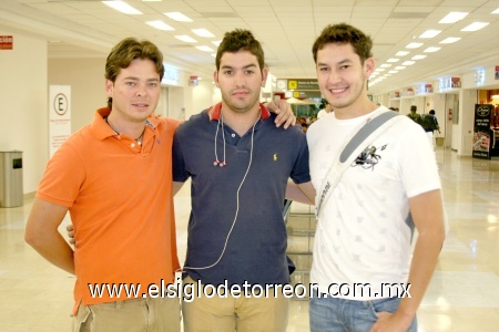 12092008
Alejandro Madero y Fernando Humphrey viajaron a Cancún; y Toño Ramos se fue al Distrito Federal