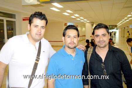 17092008
Othón Gutiérrez, Tomás de la Parra y Lalo Almaraz viajaron a Las Vegas