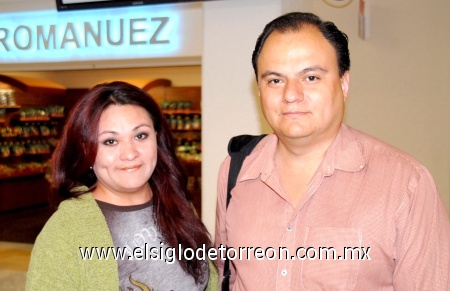 17092008
Rocío y Armando Montoya se fueron de vacaciones a Ciudad Juárez