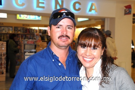 21092008
Mario y Jacqueline Diez viajaron a Houston, Texas