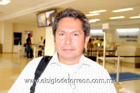 28092008
José Ignacio Coronel Cruz partió con destino a la Ciudad de México