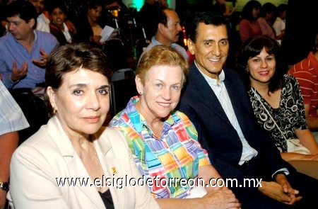 01102008
Bertha Flores Salas, Frida de Sosa, Jorge Rodríguez Pardo y Ana Velasco de Rodríguez