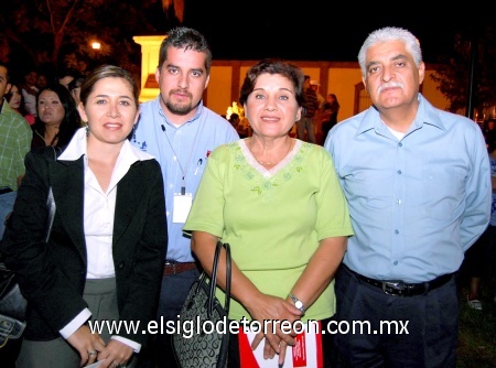 03102008
Luz Estela Palomares, Eduardo García, Juanita Estrada de García y Marcelino García Lobato